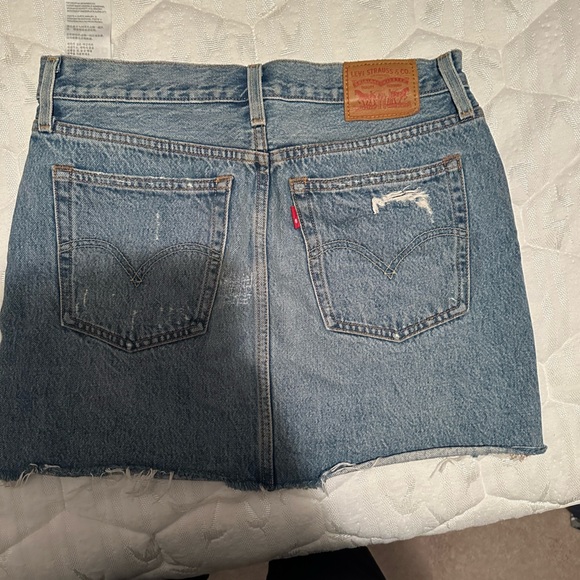 Levi’s Denim Skirt - Picture 3 of 3